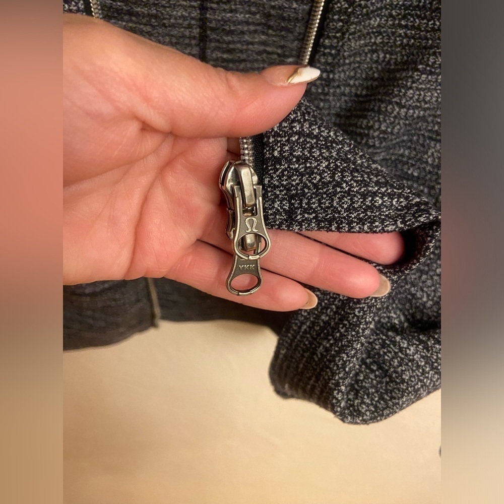 Lululemon sweater - Picture 13 of 14
